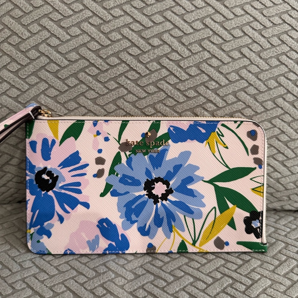 Kate Spade medium Lucy spade Floral quarter zipper Wristlet